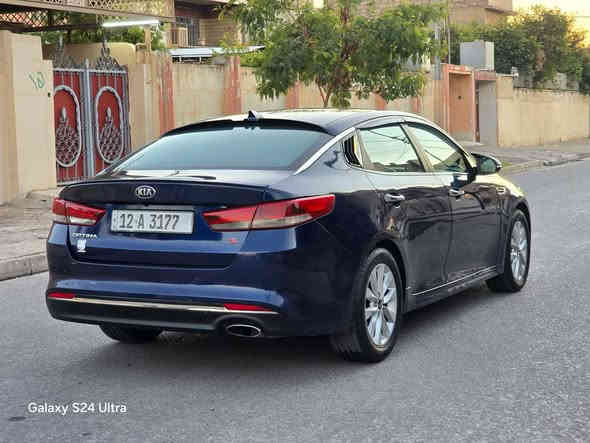 كيا اوبتيما 2018 ( S ) بلو
وارد امريكي  ماشية 97mi
 محرك 4سلندر حجم 2400 كير اوتوماتيك شرط المحرك والكير 
رقم نينوى دولي رقم وسنوية جديد  شرط التحويل 
بيها كوبون بانزين ⛽️ 
🚫 ضررها جدا خفيف صبغ دعامية خلفية  فقط بدون دواخل بدون اربكات الحوض سليم 
مرفوق صورها بأمريكا مع الصور 
مواصفات S
 كشنات جلد وكهرب 
حساس ضغط الاطارات شاشه كبيره كامرا 
 رادارات جانبيه  شاشه اعطال  كامره داخليه 
 اشاير بلمري فول تحكم ستيرن كروز سرعة مانع انزلاق 
ثلاث وضعيات قياده ( ايكو / نورمال / سبورت )
موصل الايسر 
 السعر 147
***********
***********
