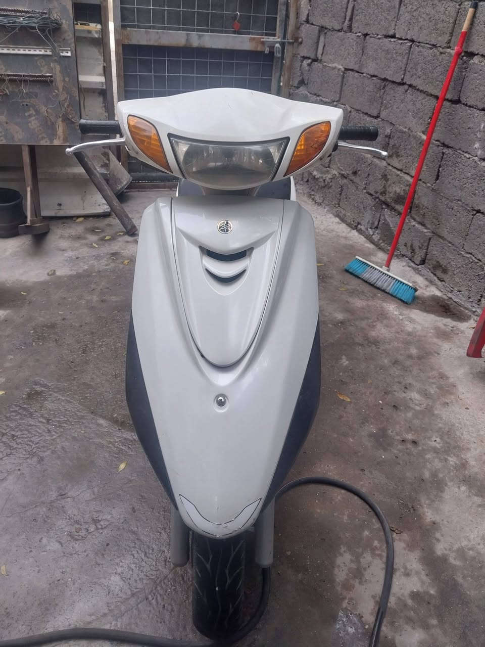 سلام عليكم اخوان للبيع اكزز ياباني دراجه مكفوله كفاله جيب فيتر وتعال دراجه كلش حلو سعر مليون و٥٠ الف مكاني بغداد الشعله هاتف ***********
