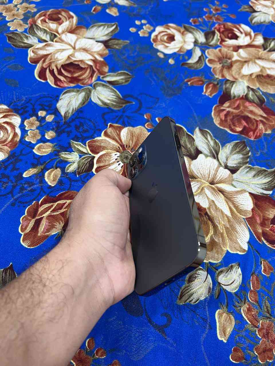 �🔥 للبيع – iPhone 13 Pro Max 🔥📱
✨ جهاز نظيف جداً بحالة 100%
💾 الذاكرة: 256GB
🛠 الشاشة: مستبدلة شاشة أصلية
📦 الجهاز مرتب جداً  وحلو 
بطاريه 100 مستبدله اصليه 
💰 السعر: ٥١٠ فقط
📍 العنوان: بغداد – البياع
🚚 يوجد توصيل داخل بغداد

📞 رقم الهاتف: *********** وتساب فقط
