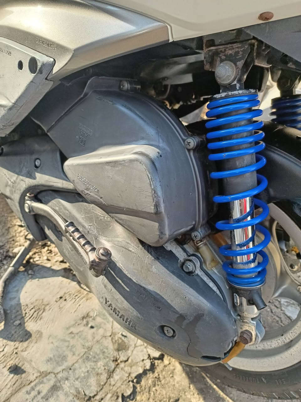 السلام عليكم دراجة سكنس فحل نوزل  دراجة مال رمبة مكفولة كفالة عامة محرك بلادي ممفتوح على وضع الشركة كله بلادية اي نقص مابيه انكر سلف وطلع السعر 900 وبيه مجال العنوان بغداد رقمي ***********.....
