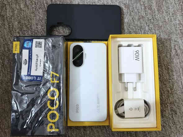 بوكو f7  
512 /12
كل تفاصيل بالصور
نظافه الف ب١٠٠
ضمان الوكاله 
السعر ٤٦٠ الف. وبي مجال قليل كلش
بغداد الكرخ 
***********
متوفر توصيل 
الجديد اليوم ٥٤٠ الف. 
ولاتنسه ذاكره ٥١٢
