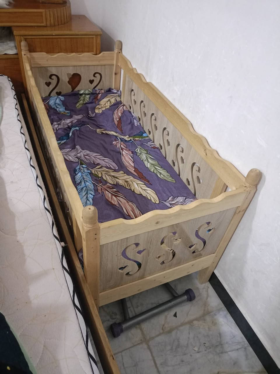 اكس بوكس 360 ب 150 سرير طفل جديد ب40
***********
