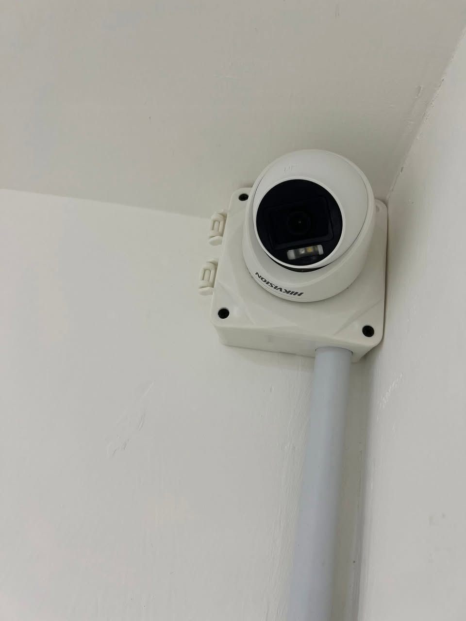 ✅المهني غدير الساعدي للكاميرات المراقبه تم تنصيب كاميرات المراقبة  نوع الكامرت هك فجن 5️⃣ ميكا
✅يتوفر لدينا جميع انواع كاميرات المراقبه وملحقاتها 
✅يتوفر كادر فني تنصيب وصيانه كافة كاميرات المراقبه
♦️حافظ على ممتلكاتك الخاصة 
♦️وشاهدها عبر العالم اين ما كنت على طريقة الP2P
⚠️علما العمل حسب طلب زبون
#رضى #الزبون #غايتنا
المهني غدير الساعدي للكاميرات 👨‍🔧👨‍🔧
#دع_العمل_يتكلم
يتوفر لدينا كافة الكاميرات الحديثه
✅ليلي ملون
✅UPS تشغيل 3 ساعات متواصله
✅تسليك واير نحاس اُصًلًيےّ مسلح 
✅تنفيذ وتجهيز مواقع 👍👍
✅ضمان سنة عمل ومواد👌👌
✅استشارات فنية👨‍🔧👨‍🔧
للاستفسار 📲***********
