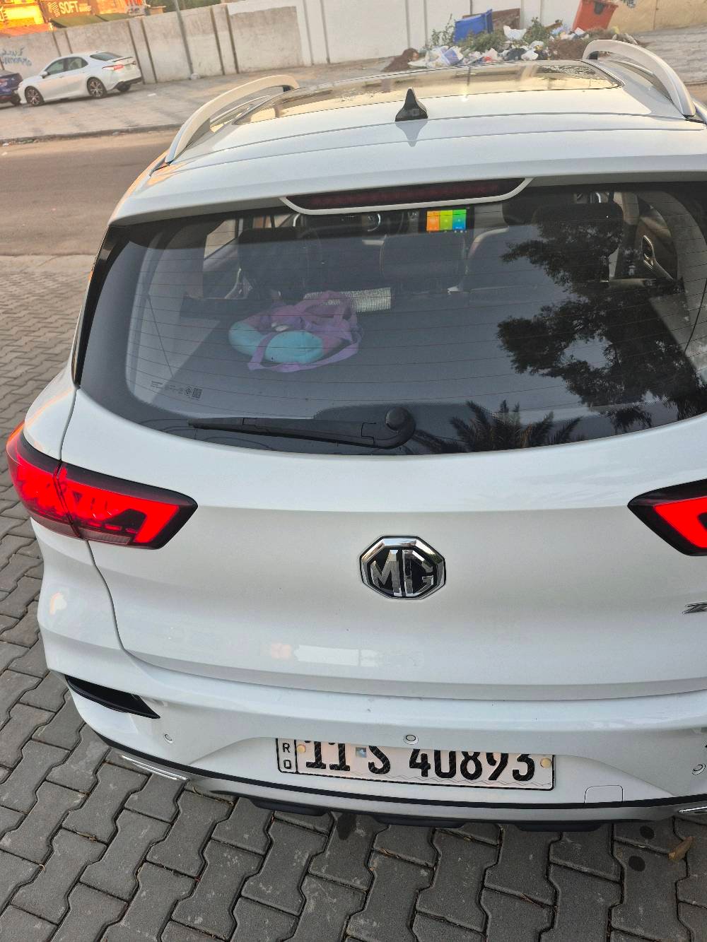 MG zs
فول للاخير ٢٣كسر زيرو ماشيه ١٢الف فقط كفاله عامه بغداد وبضمان بعدها اكيد 
بصمه بانوراما كشنات جلد وتدفاءه وكهرباء زنون لد حساسات امامي خلفي هاندبريك بصمه ٤كامرات واشاير ومري شفط ويل كروم مانع انزلاق وانحدار وحساس اطار  اوتو هولد  الخ
سياره باسمي لوحات وسنويه جدد
***********
***********
بغداد حي جامعه