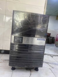 جهاز صنع ثلج مكعبات للبيع بسعر مناسب مستعجل 07750681484