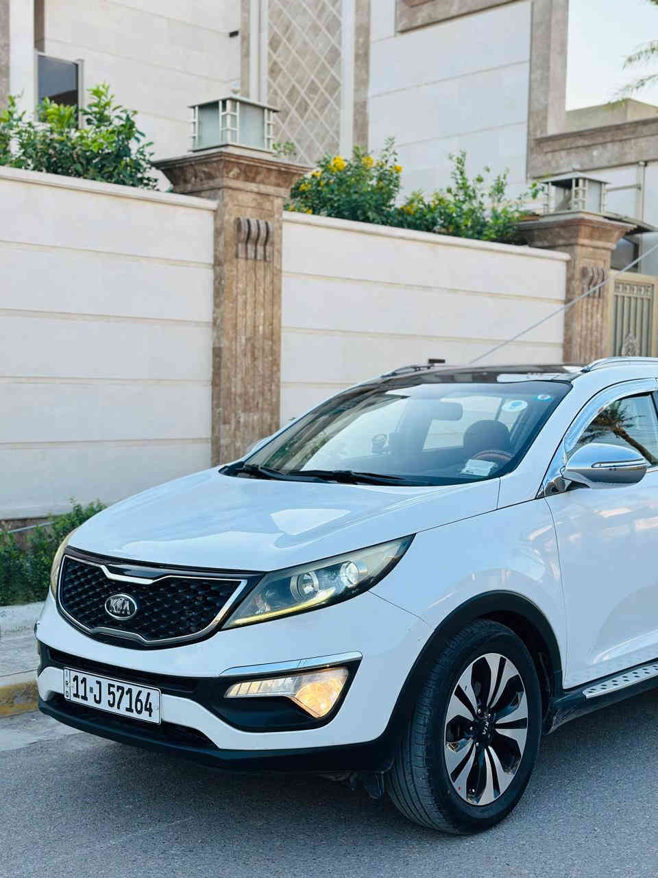 سبورتج خليجي كفاااله السعر 137 موديل 2012 السياره جديده التصال ☎️ ***********
*المواصفات فول عله فئه 
*بني رامه 
*بصمت تشغيل 
*كشنات جلد 
*مري شفط 
*تبريد قطعتين 
*كامره خلفيه دواره 
*حساسات ماميه خلفيه 
*فوال تحكمات ستيرن 
*الد مامي خلفي 
*كشنات تفئه+ كهربائيه 
*مقاعد خلفيه تفئه 
*ستيرن تفئه 
السياره فوالل وبعد بيه هواي مواصفات                     👇
مكان السياره بغداد التصال *********** السعر 137 وبيه مجال.
