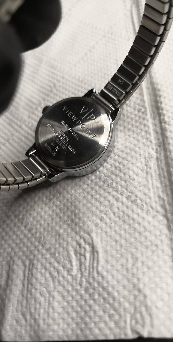 ساعات نسائيه ناعمات كلش اصليات مختمات حفر من الضهر سعر  القطعه ٨ الف يوجد توصيل لجميع المحافظات


**إذا كنت صاحب هذا الإعلان وتريد حذفه لأي سبب، رجاءا أرسل رسالة إلى الدعم الفني**