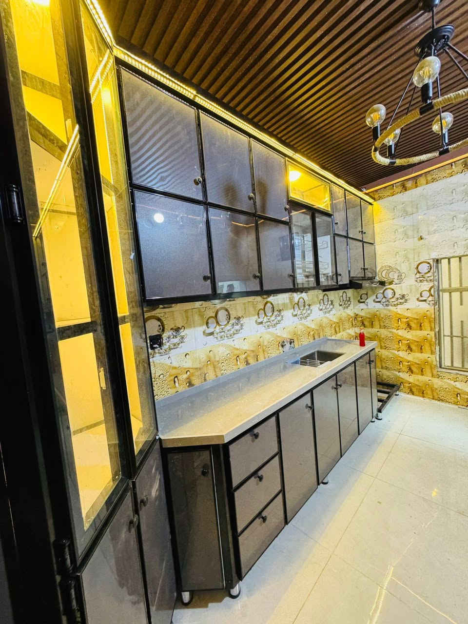 دار رهن سعر رهن 25 قرب حوالي ابو مهدي مهندس ***********
