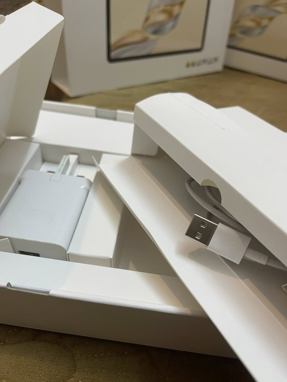 📱 آيباد هونر Pad X9 للبيع (أخو الجديد)

الحالة: الجهاز نظيف جداً ، استخدام شهر واحد فقط.

الملحقات: كاملة مع الكارتون والغلاف الأصلي.

الكفر ويا هديه 

المواصفات المختصرة:

• شاشة كبيرة 11.5 بوصة بدقة عالية (تردد 120Hz).

• نظام صوتي ممتاز (6 سماعات محيطية).

• بطارية ممتازة ودوم فترة طويله 

• يدعم كافة الالعاب وممتاز بالبوبجي وبقيه الالعاب ويفيد للدراسه 

سبب البيع: مااحتاجه .

💰 السعر: 300 ألف ( بي مجال  )

📞 للتواصل: [الشراي يكتب تم اراسله ]


**إذا كنت صاحب هذا الإعلان وتريد حذفه لأي سبب، رجاءا أرسل رسالة إلى الدعم الفني**