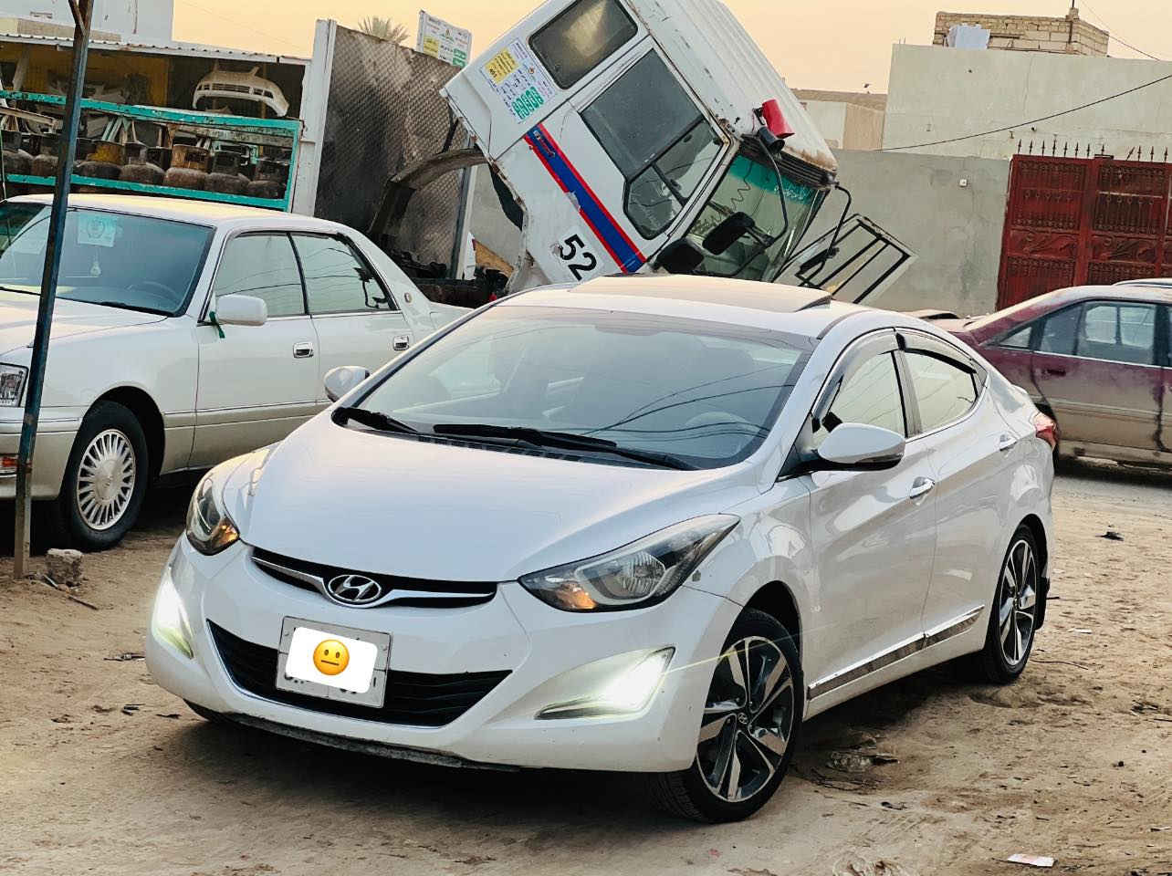 السلام عليكم للبيع النتره 2014  
بيه صبغ بل جاملغ المامي ليمن وبيه بارد موضح بصور فقط 
فول مواصفات 1/1 بصمه جلد مكينه1800 فتحه بيه بعد اهواي مواصفات السياره فول منضومه غاز حداديه تبريد تخم تاير سياره جاهزه من كلشي  رقم اربيل سنويه صاقطه ب120 وبيه مجال مكاني الدوانيه قضاء المهناويه ***********
