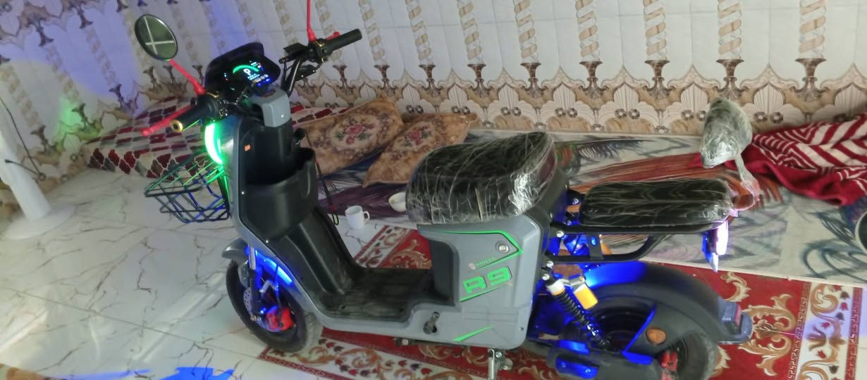 باسكل شحن للبيع R9
خمس بطاريات صاله 26 يوم من مشتري 

(سعر550) قفل قفل رقم ***********

