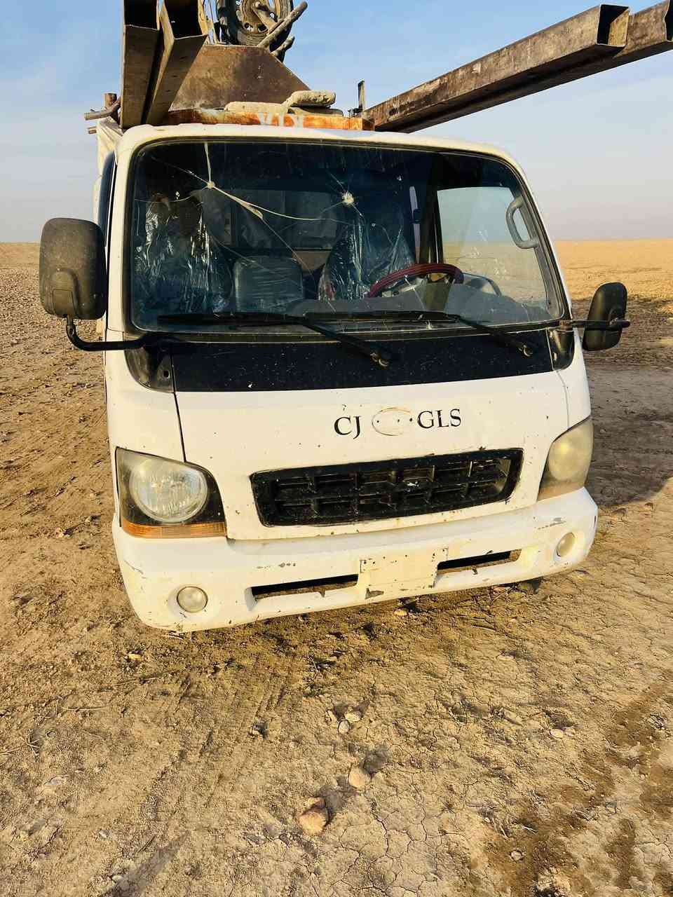 كيا بزون حمل للبيع 
محرك كير شرط 
اكسن باور
كما موضحه بصوره ..
الشراي يتصل***********....
السعر 35
