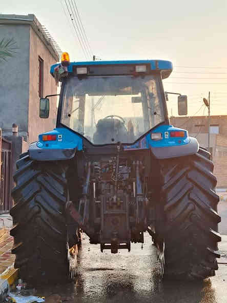 سلام عليكم مكينه نيهولند 240البيع كير عصه دخم تاير باقي الاستفسار تصال ***********
