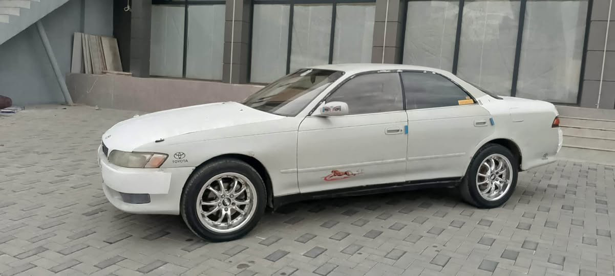 مارک مودیل1992 مەکینەی بەطەی 2500 سەنەوی تا 2030 تازەیەچرکەی تیا نیە خاوەنی حازرە  لای سەکن شانی دایاوە بەلام زور جوانە توماتیکە بەشەرتی گیر و مەکینە نرخي 38 گلاومةجالي تیایة ژ.م *********** *********** مارك موديل ١٩٩٢ محرك بطة ٢٥٠٠ سنوي جديد ٢٠٣٠ بشرت تحويل او وكالة  كير اوتوماتیك کیر و محرك خیر من اللە سعر٣٨ ورقة و مجال ژ.م *********** كالار, السليمانية
