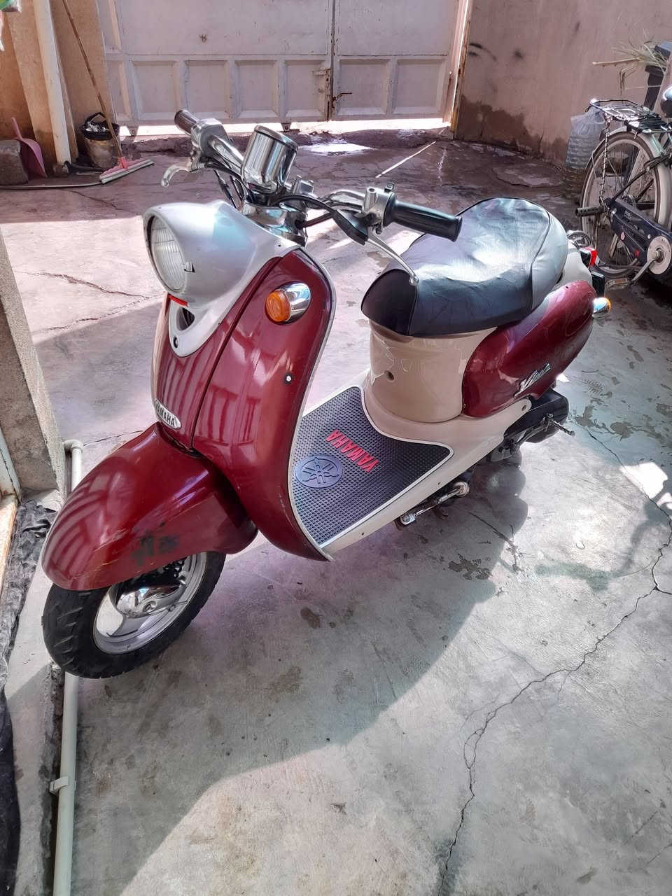 ماطور عبد حليم  كفرات بلادي نضيف دراجه خير من الله ما يحتاج ربع مكينه ما مفتوح تاير وره جديد و كهربائيات شغال كامل كيج بانزين شغال سعره 400 بي مجال  للطيبين شراي تعال خاص او رقم للتواصل ***********
