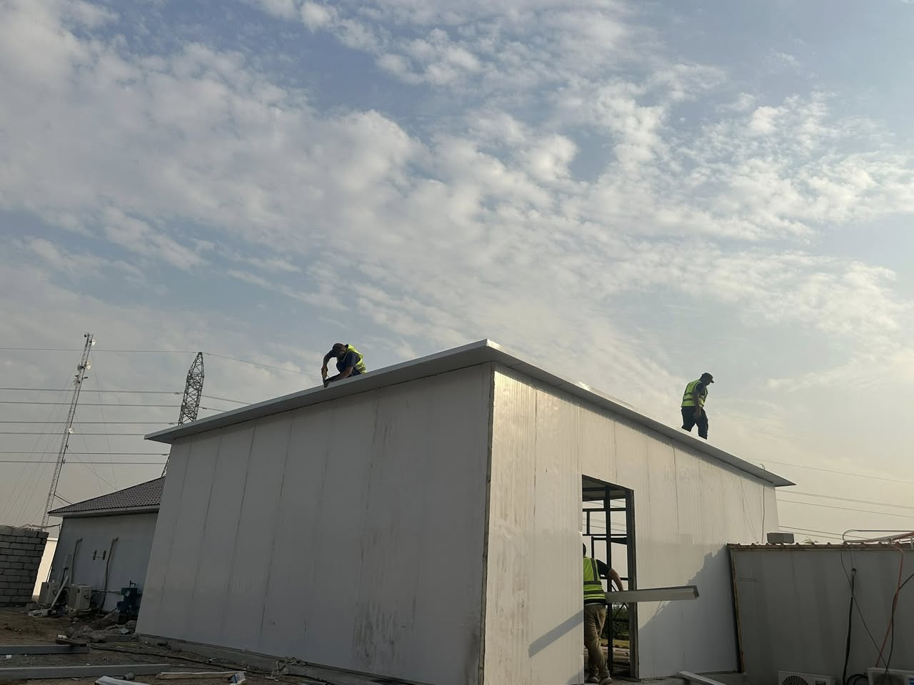 سلام عليكم حداده عامه كرفانات  جملونات سندويش قمريات كيربي كيسبان واجهات بورسلين فرونتك بوردكس بحدث التصاميم ديكورات داخليه خارجيه بكوادر مختصه 
هـ *********** واتساب موجود
