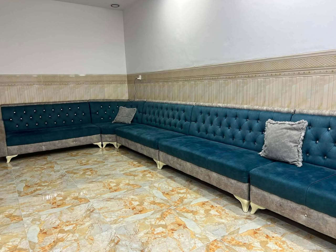 طخم للبيع ٩ متر عراقي خشب زان السعر ٤٠٠ بينو مجال
حي البكر***********

