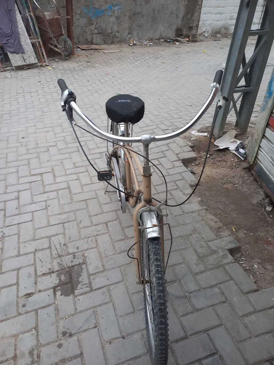 بايسكل نوع كلاسك
حجم ٢٦ 

السعر ١٢٠ الف وبيه مجال 

بغداد مدينه الصدر الحبيبيه


**إذا كنت صاحب هذا الإعلان وتريد حذفه لأي سبب، رجاءا أرسل رسالة إلى الدعم الفني**