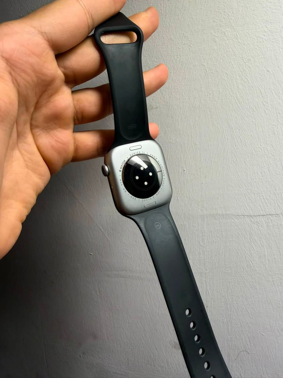 apple watch series 11 46 mm
ابل وتش سيرس 11
الساعه مشحونه 7 مرات فقط فقط
البطارية 100%🔋
كامل ملحقات الساعه كاملة 
السير الاصلي والكيبل اصلي
نظافة الساعة 98%بيها شخط حيل حيل صغير بظهر وموضح بصور
السعر 450 الف بيها مجال بسيط
عنوان زيونه 
***********

