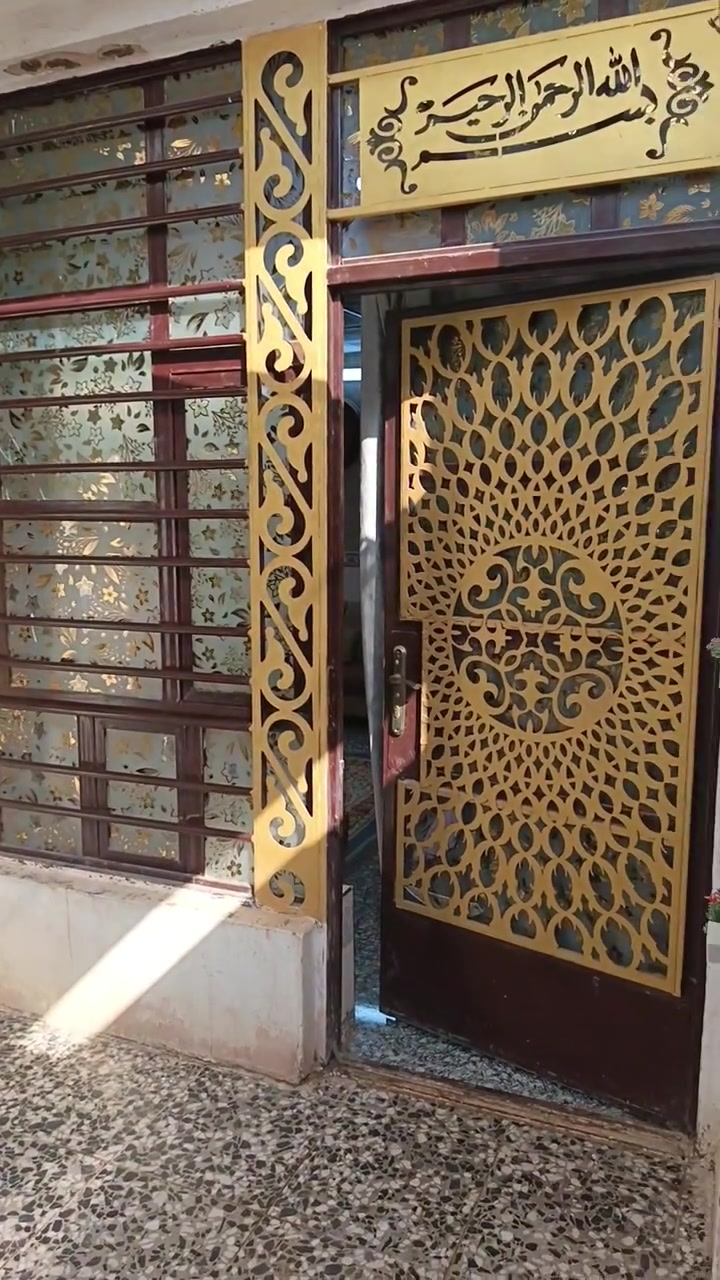 السلام عليكم بيت مربع ركن 100 متر خلف سوق الوله منطقت 4000 الف ستقبال 6×4 ونص غرفه 4×4
صاله 6×5 ونص ولفديو هوه يوضحلكم تفصيل البيت 
سعر خاص ***********
