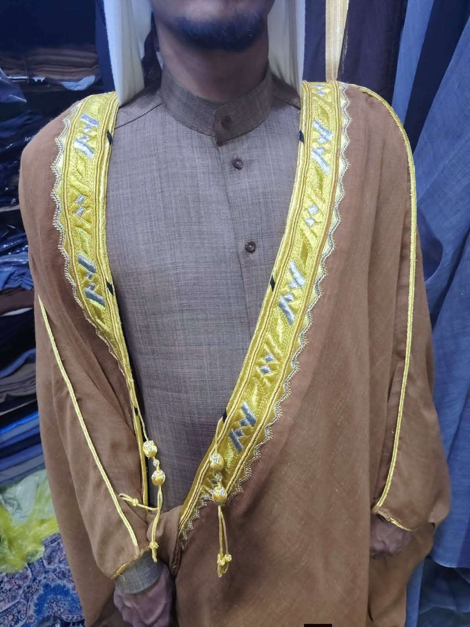 على بركت الله تعالى 
توفر جميع الخياط التسكام وجميع المديلات 
الجاسبي خياط يدوي سوق الشيوخ 
خياط بسمار وخياط الهيله خيط بريسم بلون العباء
واسط الكوت سوق العبي الرجالي
محلات نزار الصيادي  الحراكصه للزي العربي الاصيل 
نزار الصيادي ***********
 ابو عبدالله  ***********
  محمد بشار   ***********
