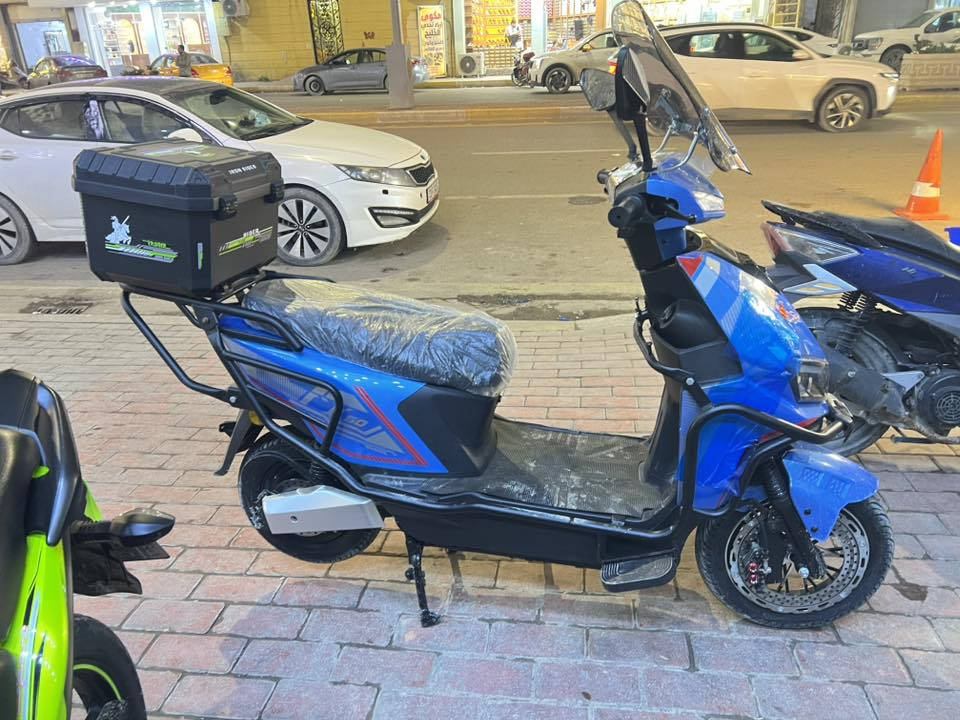 سلام عليكم شباب …ماطور شحن بعده جديد شتريته مليون وميتين وهسه اريد ابيعه مستعجل علبيعته ماشي 500 متر السعر مليون …‭0789 247 4635‬
