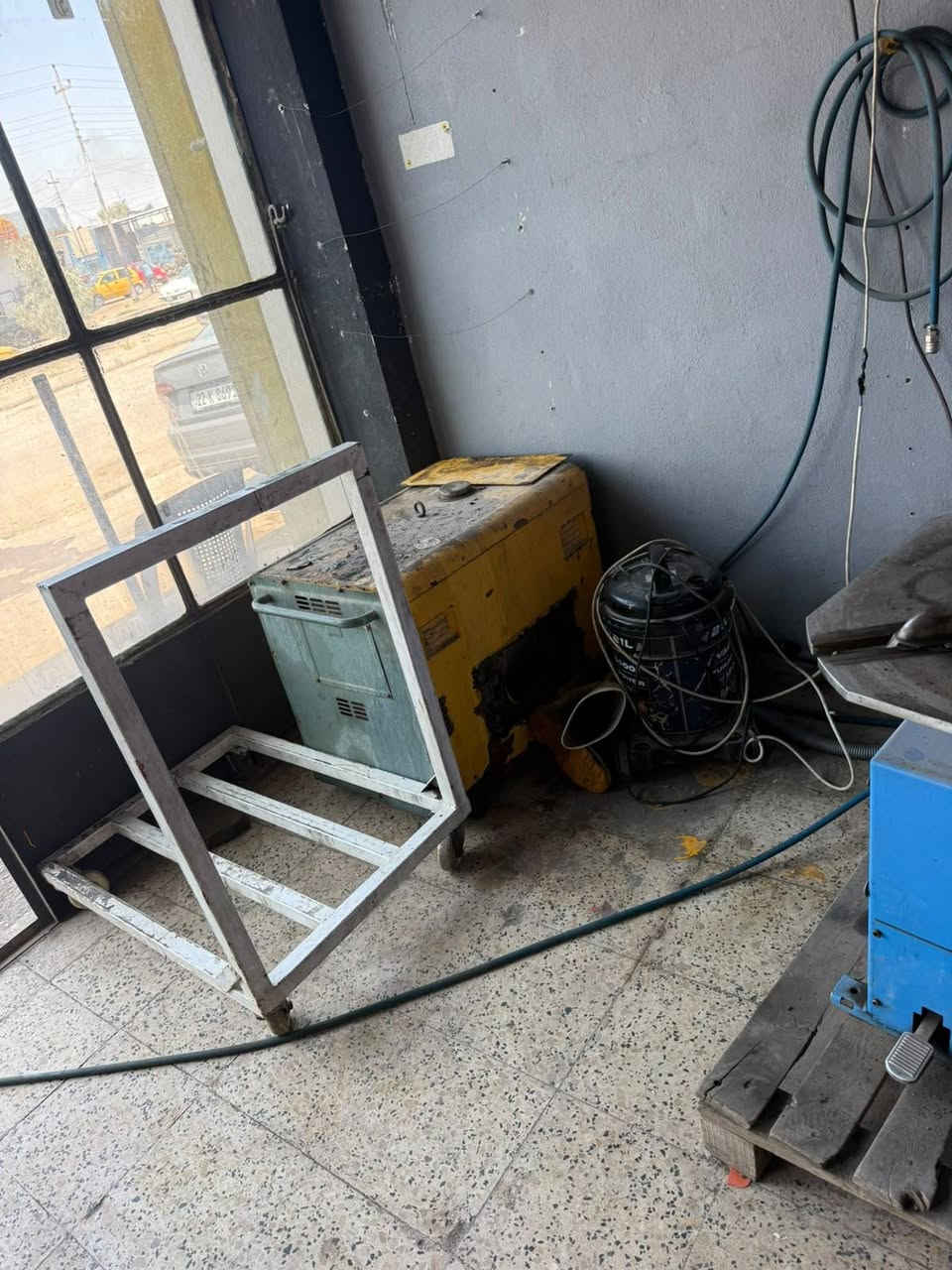 سلام عليكم محل غسل سيارات +بنجرجي للبيع عنوان موصل صناعه شارع 60
*********** وتساب
