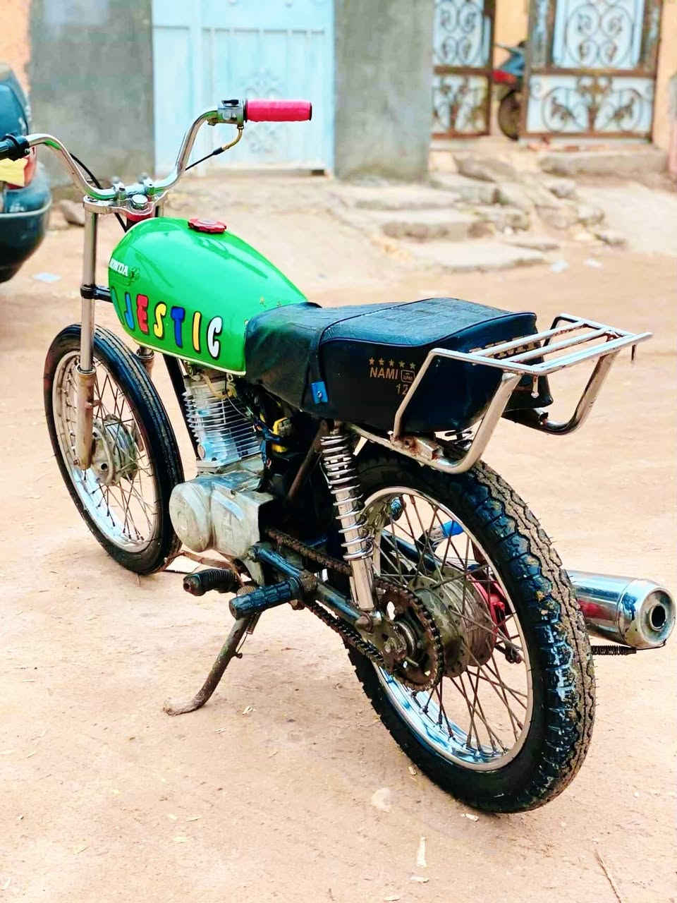 السلام عليكم دراجه للبيع ادوات المكان البصره ابو الخصيب العوجه السعر 350 وفيها مجال ***********
