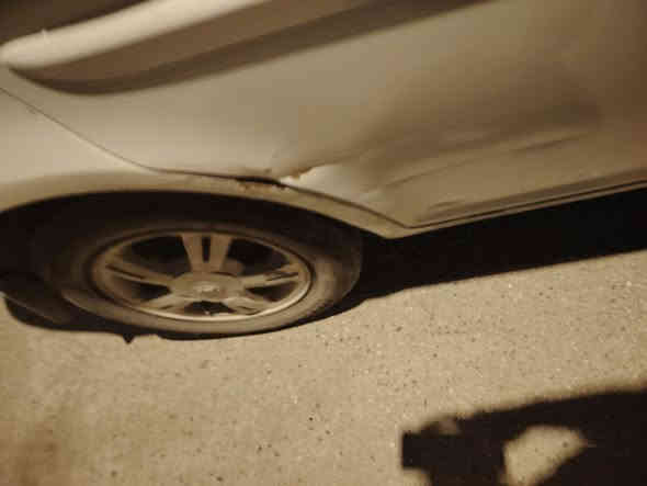 سلام عليكم  مديل ٨
رقم اربيل  وكاله مداور  ياخذ ٦ اوراق لكردي

سياره نفس بصور بيه نص جاملغ صبغ بدون ضربه
كير محرك تبريد
سعر ٧٦ وبيه مجال
***********
