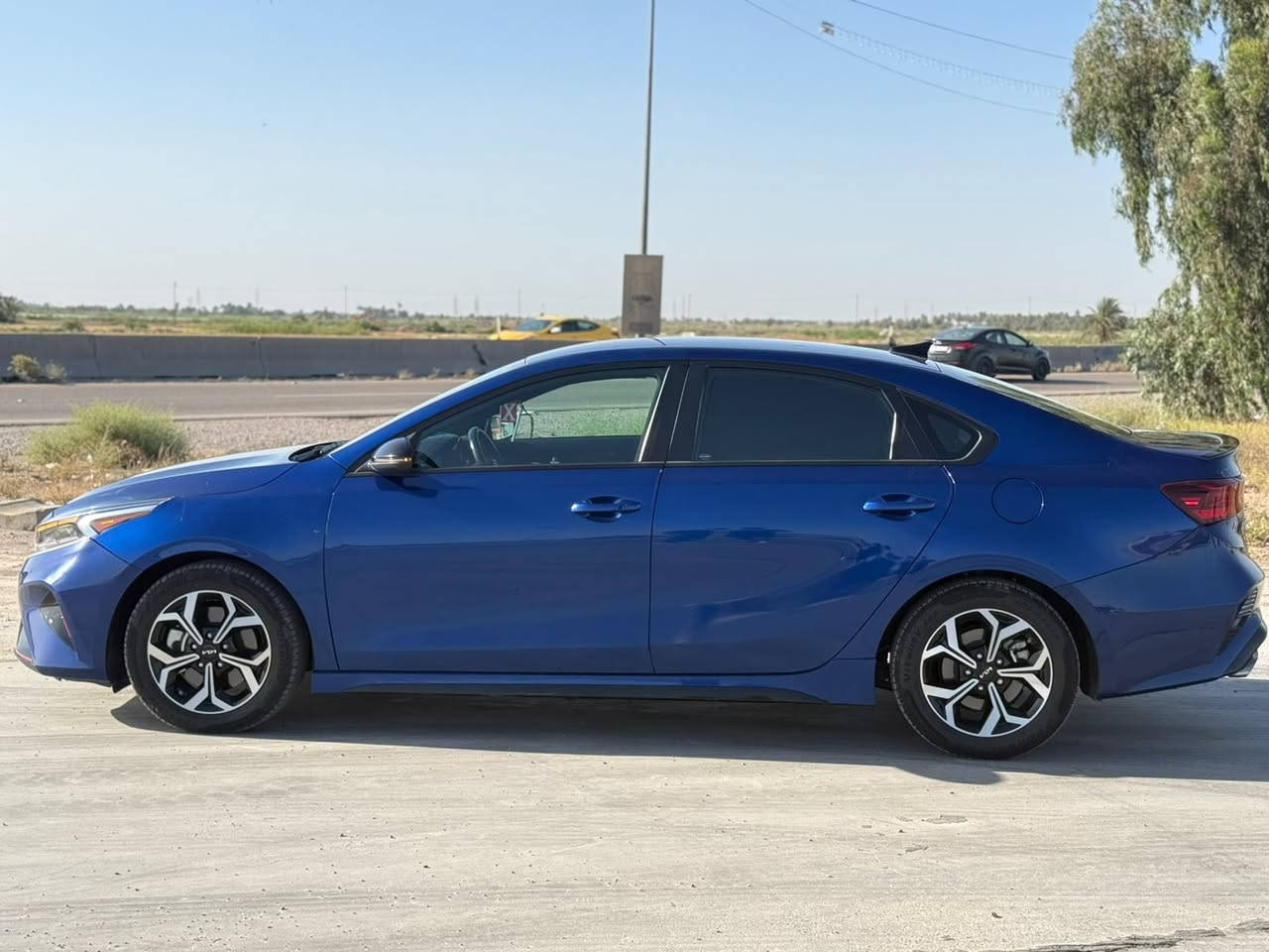 KIA FORTE GT LIMITED 2024 ياالله 

رقم بغداد بيع او مراوس حسب القناعه

ماشيه ١٣ ميل

دخول بصمه ذكي

نظام ترحيب اضويه يدات

تشغيل عن بعد 

بصمة ابواب

حجم المحرك1.6T✈️  

كير دبل كلج (dct)

202 حصان

شاشة كبيرة اندرويد اوتو ابل كار

سايد بريك بصمه

اوتو هولد Auto Hold

حساس ضغط الاطارات 

 كامره دواره خلفيه 

رادار امامي 

 اشاير في المرايا+رادرات جانبية و خلفيه و اماميه 

حساسات خلفيه

نقطه العمياء

قيادة ذاتيه 

تحديد مسار

مثبت سرعه 

توقف ذاتي

تبريد شاشة + مناخ منفصل  

كشنات جلد تبريد تدفئة 

اشاير بالمري 

لدترحيب 

لد امامي LED

لد خلفي LED

جنطه كهربائي فتح اوتماتيك عند الوقوف خلف سيارة

تنزيل زجاج اوتو

ويل كب كروم  18

سبايدر خلفي

اوضاع قياده Drive Mode

نظام سبورت sport

 نظام نورملNormal

نظام سمارت Smart

تحكم ستيرن جهتين  

مع شفتات ستيرن رياضي

دركة سبورت مختومه (GT)

 بعد بيهة مواصفات الفول
حادث جدا بسيط السعر 158 وبيها مجال

صور الحادث  راسلني واتساب او خاص
***********
