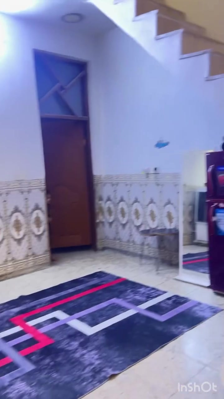 بيت للبيع مساحة 100  متر زراعي طابق واحد كامل
الرئاسة شارع عشرين شارع الساده 

استقبال ومطبخ وصاله وغرفة نوم بيتونه وسطحين 

***********
