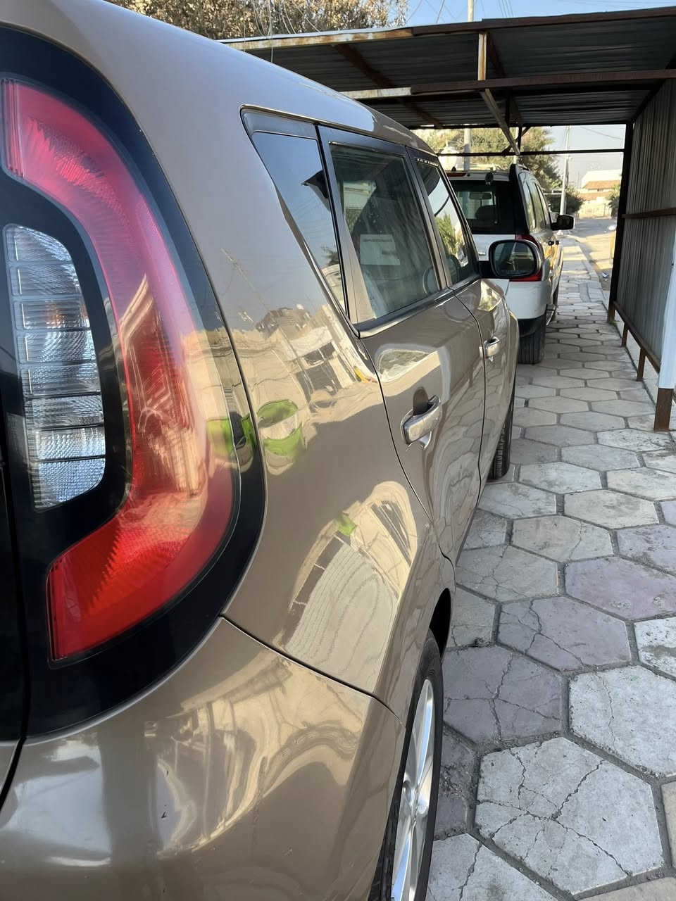 سلام عليكم سياره كيا سول موديل 2015للببع السيارهً بيها سونار لشراي يجي ويشوفه السعر 110وبيها مجال للشراي المكان ميسان حي القاهرة للاستفسار أكثر الاتصال على الرقم ***********
