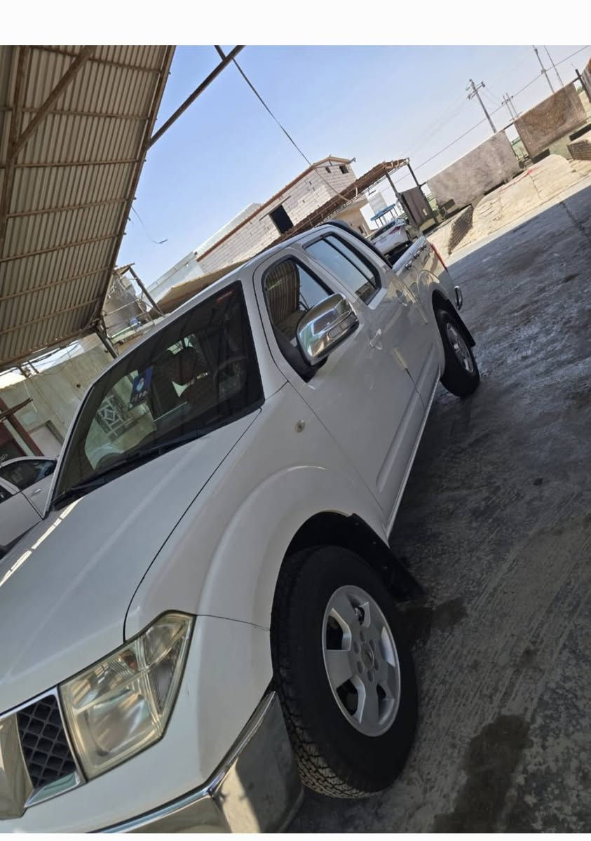 السلام عليكم  
بيكم نيفاره ٢٠١٣ رقم نجف انكليزي  بأسمي 
السياره اوتوماتيك مكينه بلاديه مامفتوحه  
السياره بيها قطعه وحده جاملغ أمامي وحافه البنيد 
بسعر ١٣٥ ورقه وبيها مجال 
المكان الديوانيه قضاء الشاميه 
للتواصل 
*********** 
ملاحظه الي يريد يشتري كون يداورها
