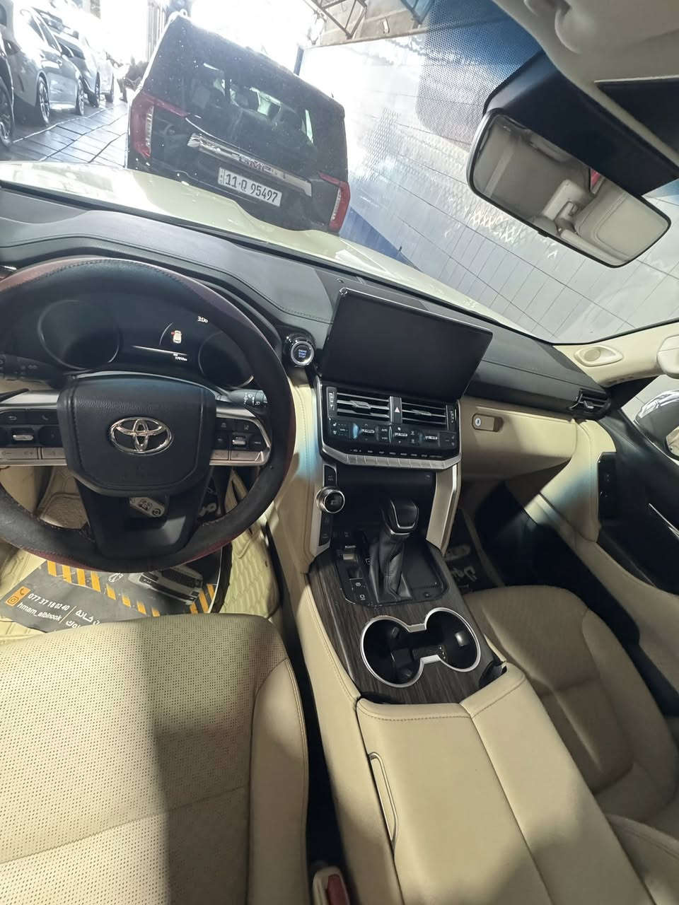 السلام عليكم
لاندكروز Vx limited  2024
السعر 75.000 $ وبي مجال 
مكان السياره بغداد
الاستفسار ***********
