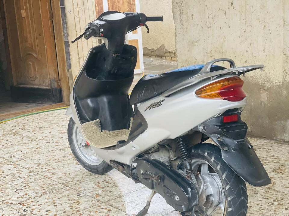 للبيع دولفين اكزز نضافة شوف عينك مكينه ناعمة مفتوح مره وحدة وغراضه اصلية  دراجة خير من الله مال جناي السعر 450 قابل للتفاوض الاستفسار ***********
