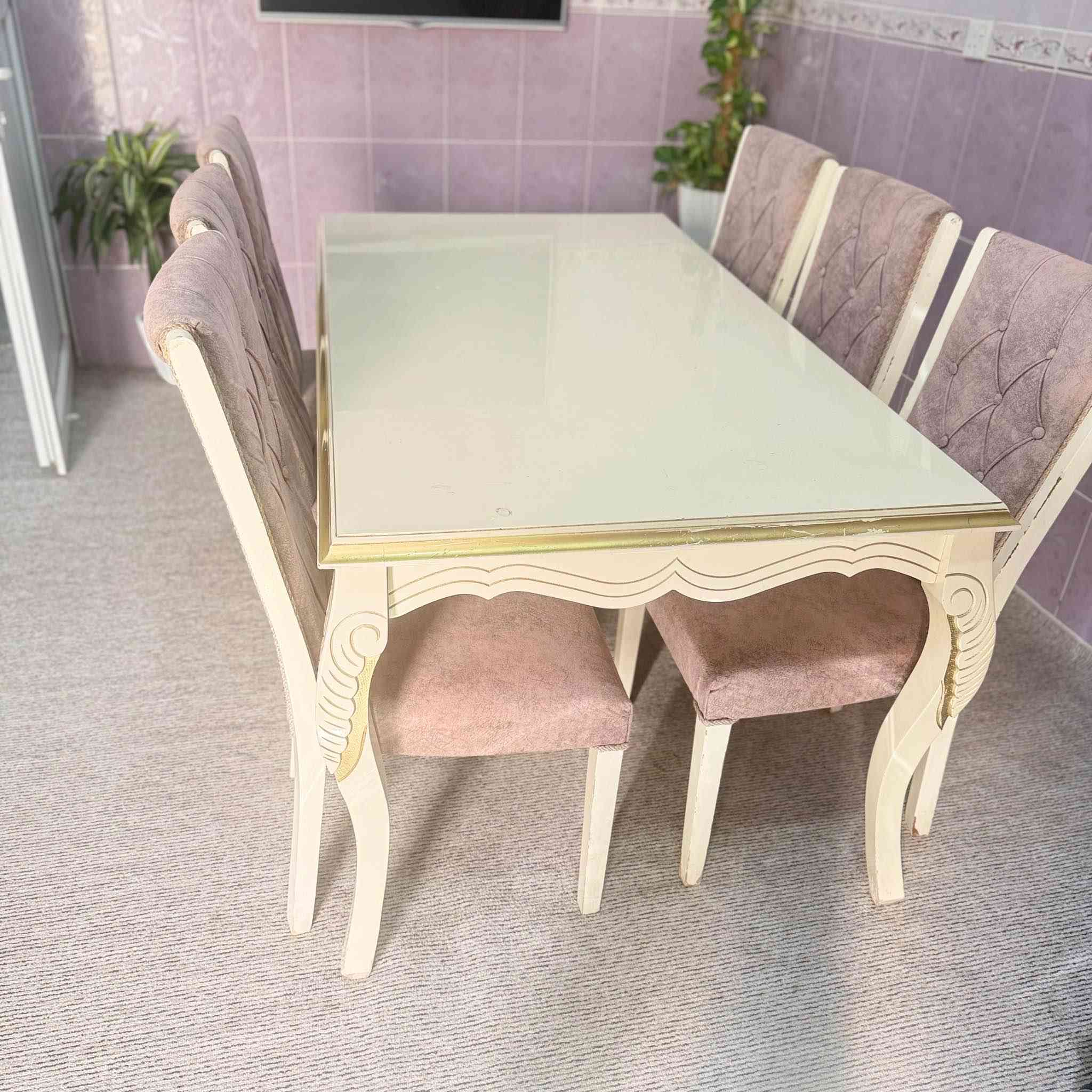 🪑مێزو کورسی نان خواردن تورکی ئەسڵی مارکەی سوڵتان دەستی دوو بۆ فرۆشتن زۆر جوان و بێ کێشەیە هیچ دارێکی نەشکاوە تەنها یەک کورسی ناوەکی تێک چووە 
نرخی 170،000دينارمعامه له
ناونیشان هەوڵێر بنسڵاوە📍
ژمارەی تەلەفۆن:***********📱 أربيل, العراق
