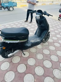 دراجة شحن كهربائية • ٦ بطاريات • تشغيل عن بعد