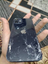 آيفون ١٢ • ٦٤ • مشكلة الايسي