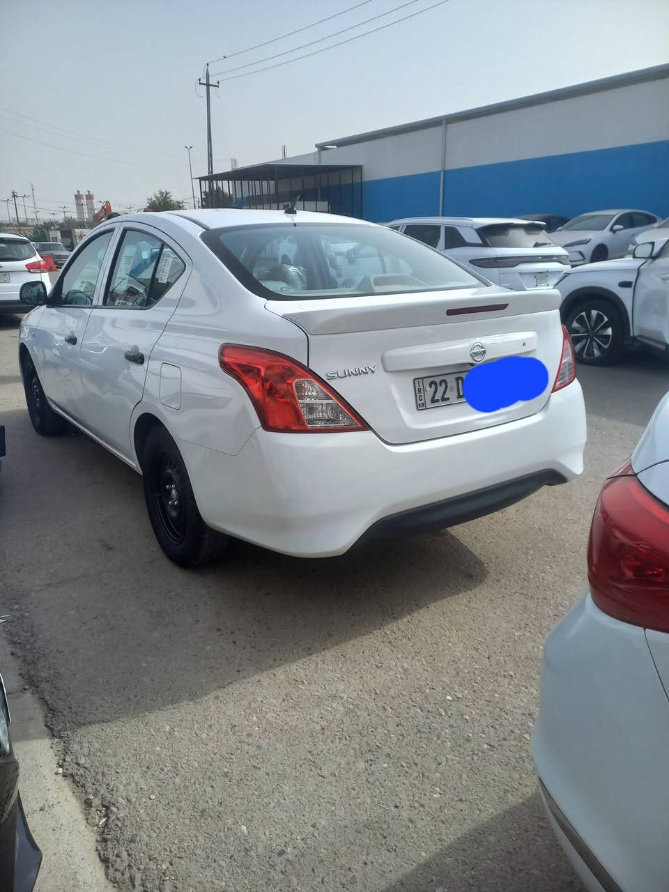 سلام عليكم نيسان سني هندي موديل ٢٠٢٣ مقفوله من ظربه وصبغ عده بيها بارد شبر بل باب الخلفي ورصعات بل جتف الأيسر اثر سيبايه محرك كير صدر تبريد تدفئة كفاله سعرها ١١٨ وبيها مجال بسيط اي استفسار اتصل على الرقم *********** مكان بغداد معارض البياع ابو كيان
