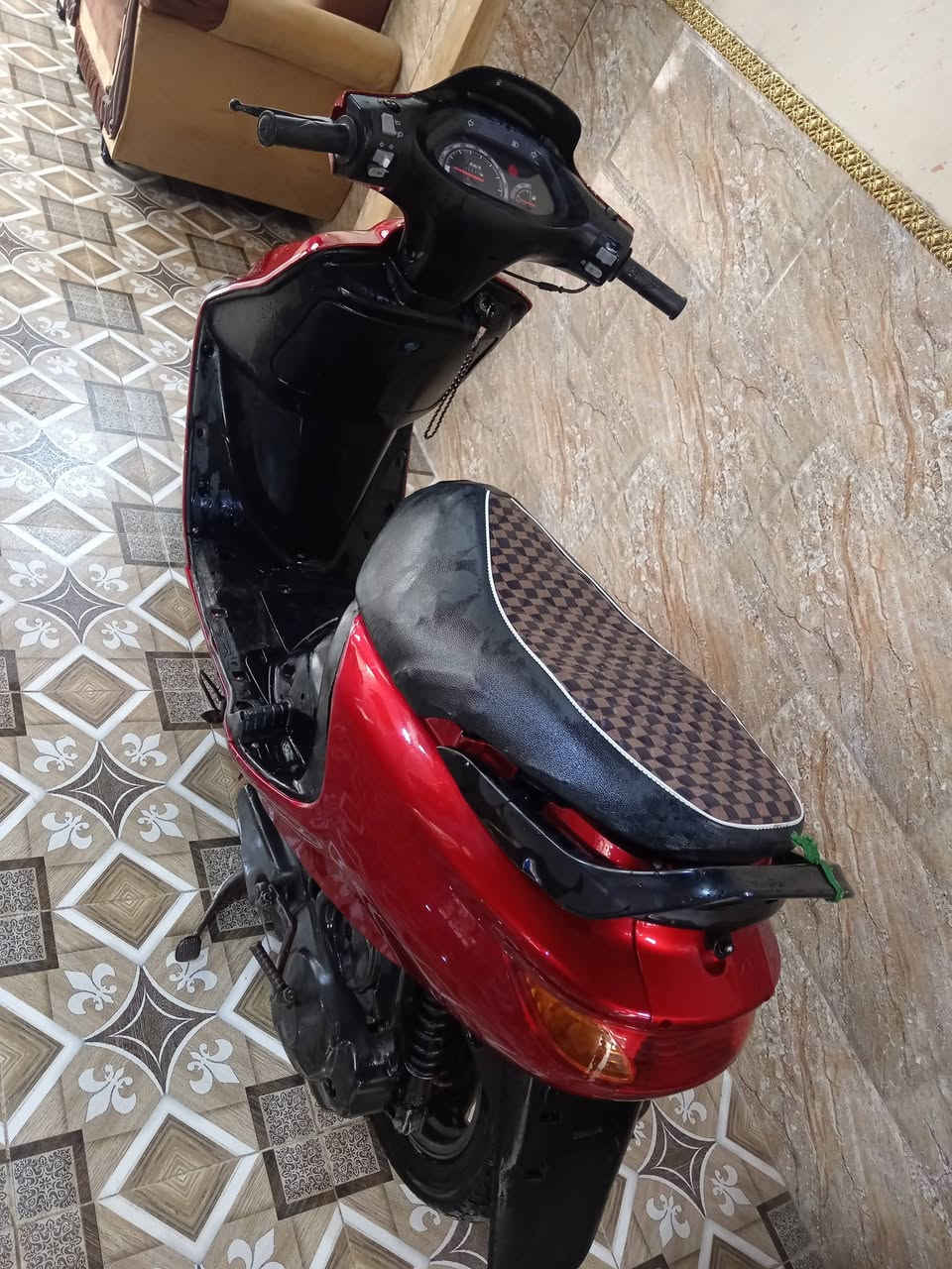 فراشه للبيع مكفوله من الالف للياء مامفتوحه نضافه 100%100 ماماشيه شي قليل
للاستفسار ***********
