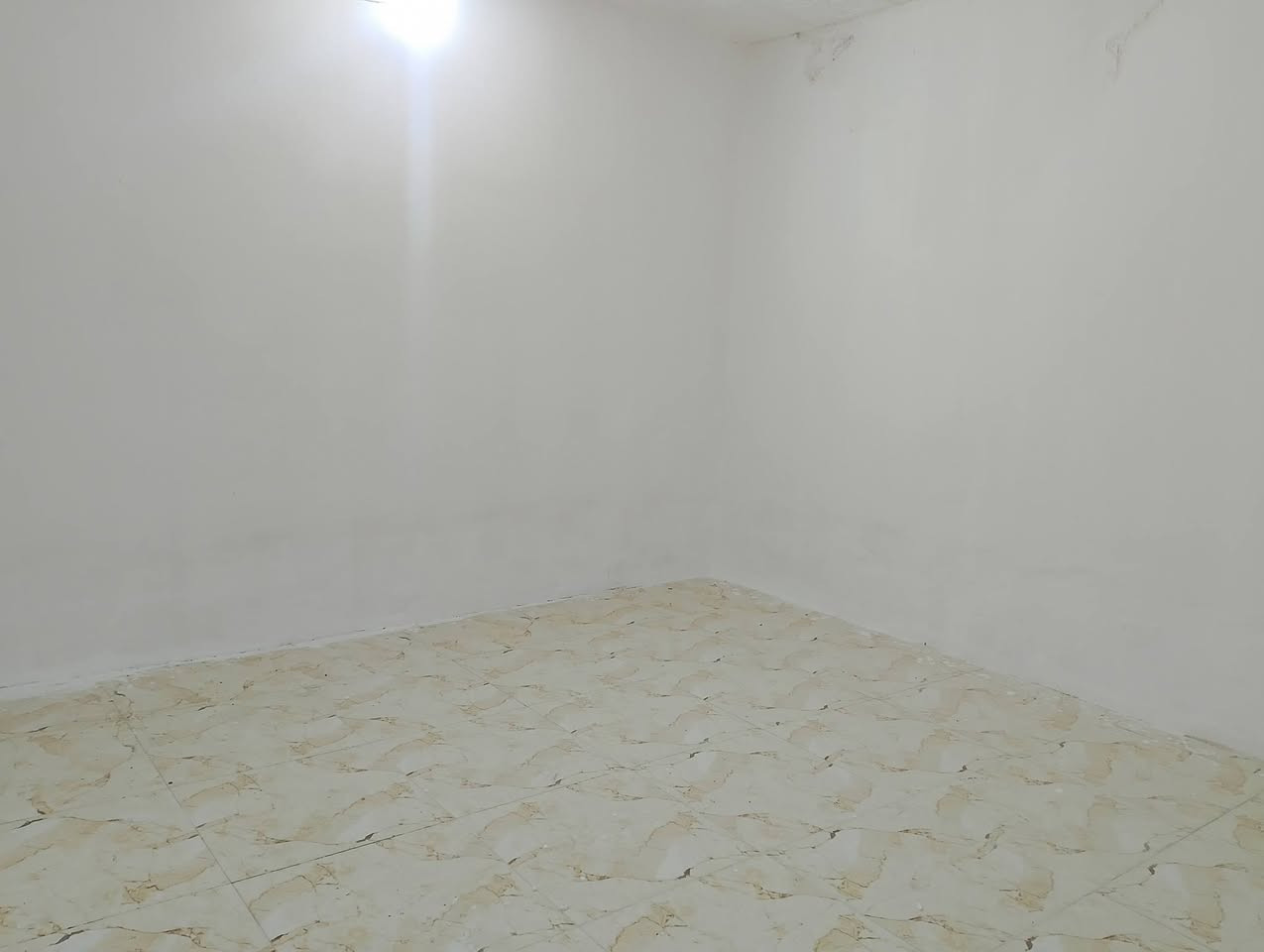 بيت 100 متر . طويريج . الجمعيه.  السعر 45 . كافه الخدمات ***********
***********
