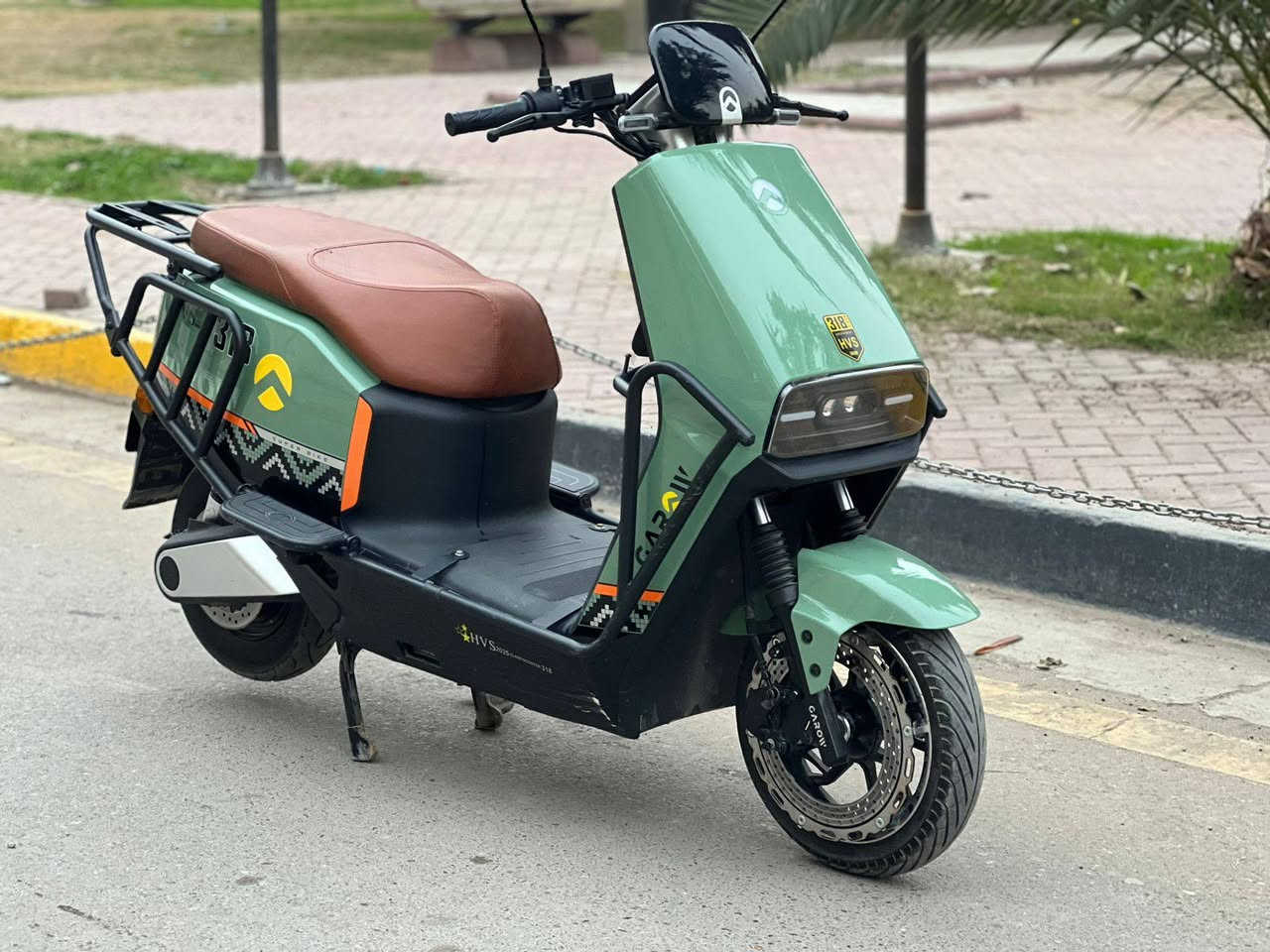 سلام عليكم شباب دراجه شحن للبيع نوع كارو دراجه عالميه استخدامها كلش قليل  دراجه تخبل والله مواصفات عالميه ومعروفه شركتها ومواصفاتها وصل المعرض موجود ابسمي دراجه ع فحص كامله مكمله من كل نواحي مواصفات

الموديل 2026
النوع كارو / GAROW
البطاريات 6 دبل نوع مسطره جرافيك 
التحويلات 1.2.3،4 
دبل إشاره 
اشاير رباعيه 
لايتات زنوزن
تشغيل عن بعد 
جهاز انذار السرقه 
مدرعه بل كامل360درجه 
لونها مميز كلش 
كشن سياحي  vib 
دكمه تفتح صندوق 
شاشه تاب تعرض الك كل عطل 
شاحنه اصليه تحتوي ع إيقاف ذاتي 
مري اصليه مال شركه 
بريكات دسكات دهن هدروليك 
اطارات جوبلس 
السرعه 80حقيقي 
 ملف بقدار 3600 ؤاط
اي استفسار اتصال

***********

مكاني بغداد
