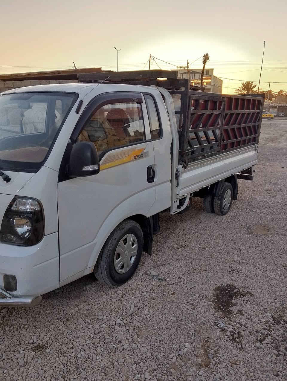 السلام عليكم سياره  كيا بينكو موديل 18 رقم بابل ارقام موجود انكليزي سياره مصفره من ضريبة وغرامات سياره بسمي مكان بابل القاسم رقم ***********
