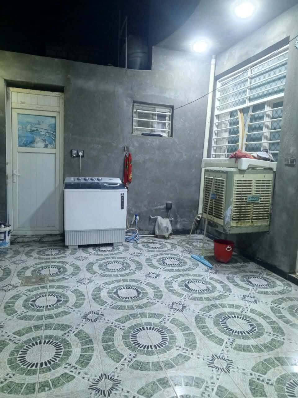 دار للبيع المساحة 130متر طابو زراعي قرب حي الحوراء بناء حديث 
طابوك كونكريت يتكون من غرفة نوم واحدة 
إستقبال 
صاله مطبخ مجاميع صحية 
السعر 75 مليون وبيه مجال 
للاستفسار الاتصال على الرقم التالي 
***********
أو مراجعة مكتب القبطان لبيع وشراء العقارات شارع علي قمارة قرب أسواق حسون
