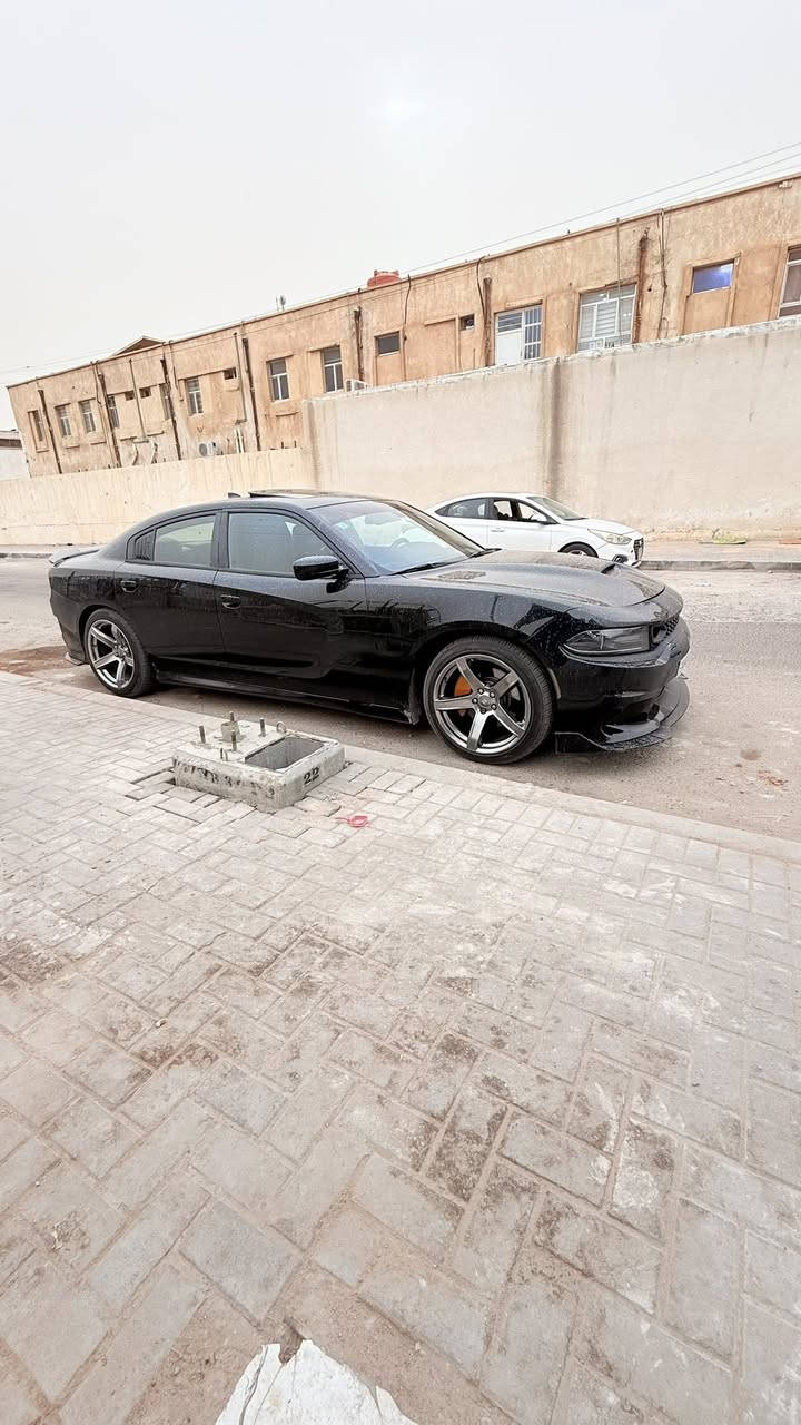 سلام عليكم 
جارجر موديل ١٦ اصل rt 5700
تقرير تعمل وتسير وصوره لفحص بلمنشور  
جاملق امامي فقط فتح لبنيد محدث جاملق لخلفي كد شبر بارد ما مصلح باقي بي رواج قليل عايفه واقع حال 
سياره بدون حالول فقط لبنيد مشتدود بي كم رصعه 
مكينه كير كفاله شرط لفحص ما مفتوحه حداده عام صدر كامل قبل عشر ايام شاده وخلفيه كامله كهربائيات عام صفر مسج ادامه كامله للسياره مبرمجه مراوح حماوه ٨٥ ويه تبريد ثابته عدسات زرع تبريد منضومه كامله يم خليل مشتغله سياره جاهزه مال جناي رقم بصره جديد راعيهه يريد مداور سنويه منتهيه 

لمواصفات فول فتحه وكشنات حضن جلد 

مكاني بصره سعر ١٨٠ اخر سعر قفل
تواصل ***********
