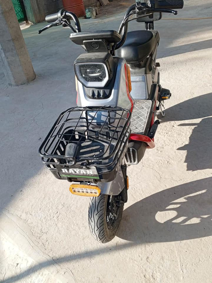 دراجه شحن موديل 2026 الدراجه الشكل رياضي والدراجه خير من الله مستخدم 10 أيام 
السعر 350
للستفسار ‭0773 558 5283‬
