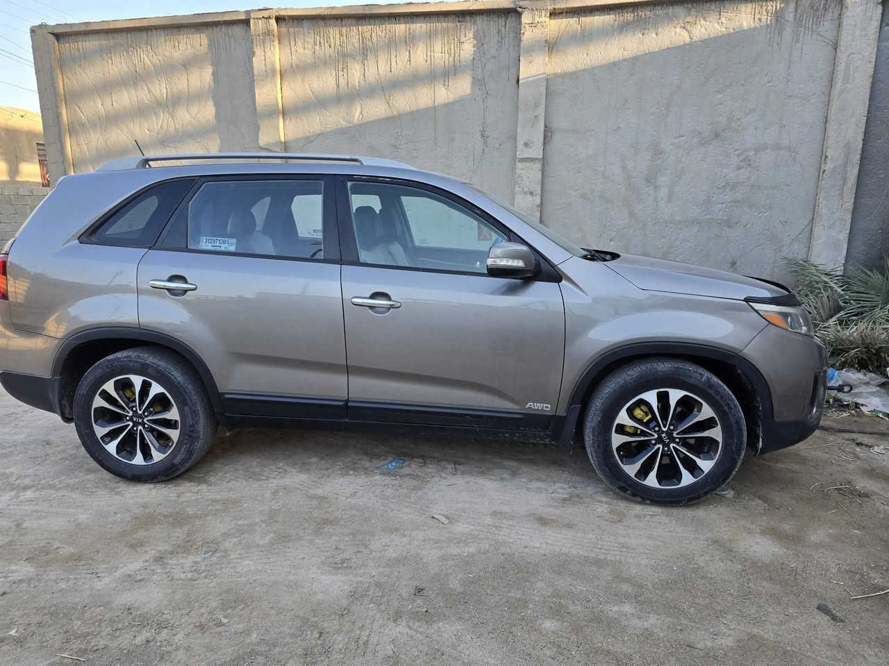 سورينتو٢٠١٥ وارد أمريكي..
مكينة ٢٤٠٠ السيارة مكفولة والسونار مرفق...
السعر ١٥٣ أو مراوس بسيارة حسبة ٧٠ ورقة وجوة ..
***********
***********
