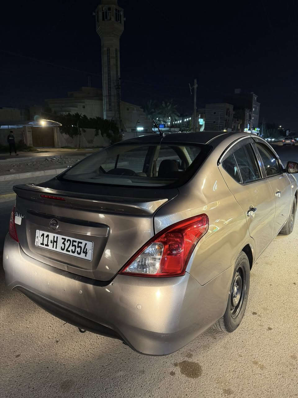 نيسان سني خليجي هندي 2019 سياره صدر حداديه جديد  شاشه. السياره فقط بيها بارد ثنين اقل من شبر السعر 100 ***********
