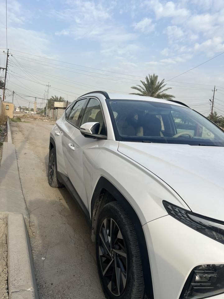 توكسان موديل٢٣خليجي  ماشيه٩٨ومكانها بغداد  بيها بارد باب السايق سعرها١٩٠ومكانها الغزاليه  وهذا رقم التلفون***********
