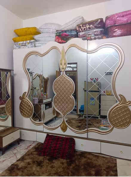 السلام عليكم غرفه تركيه للبيع 7 قطع السعر 950 وبيها مجال بسيط مكاني العماره للاستفسار لاتصال على رقم ***********
